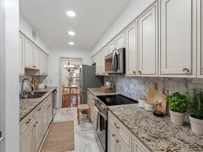 6036 Birchbrook Dr in Dallas, TX - Building Photo - Building Photo