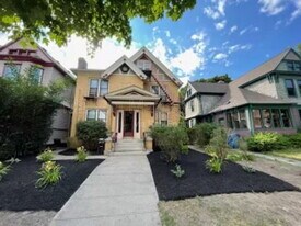 405 Alexander St in Rochester, NY - Building Photo