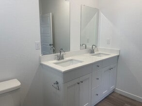 1113 Arroyo Way in Madera, CA - Building Photo - Building Photo