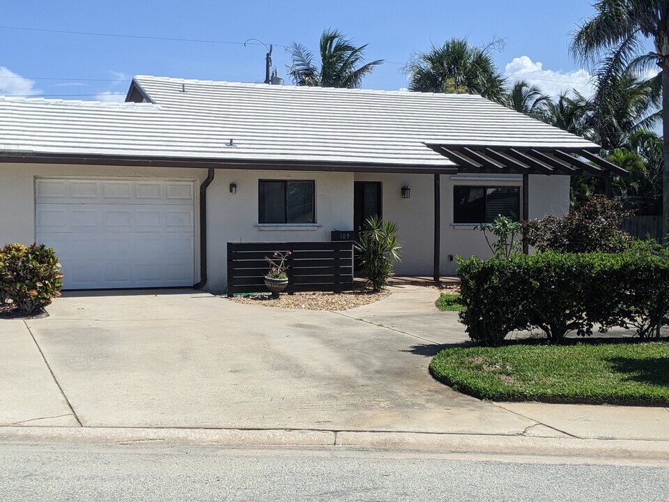 109 Skyline Blvd in Satellite Beach, FL - Building Photo