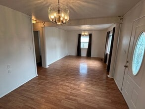 1524 W Granview Dr in Quincy, IL - Building Photo - Building Photo