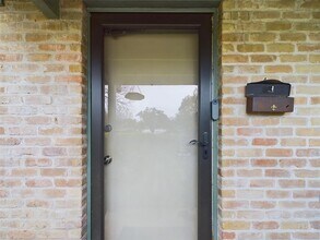 1703 Emilie Ln in Austin, TX - Building Photo - Building Photo