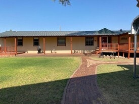 9403-B N C R 3300 in Idalou, TX - Building Photo