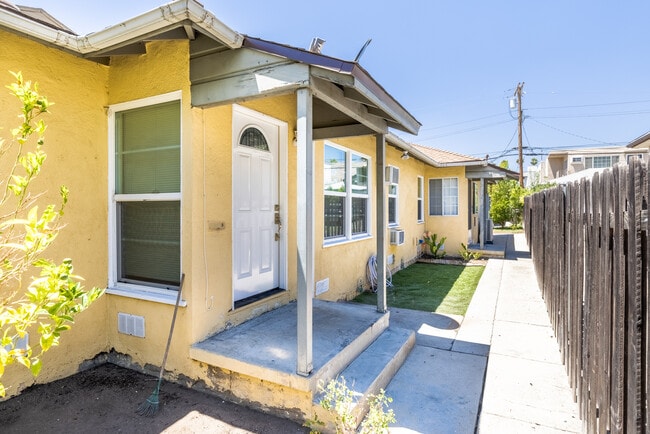 1049 Ruberta Ave, Unit Ruberta in Glendale, CA - Building Photo - Building Photo