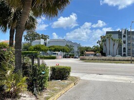 1750 N Congress Ave in West Palm Beach, FL - Building Photo