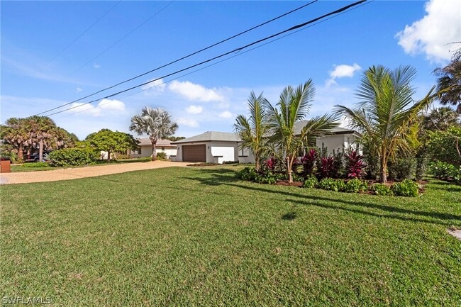 548 Boulder Dr in Sanibel, FL - Building Photo - Building Photo