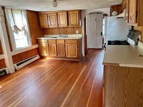 37 Castle St in East Greenwich, RI - Building Photo - Building Photo