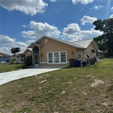 706 Arianne Ct in Lehigh Acres, FL - Building Photo - Building Photo