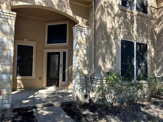 6118 Miramont Dr in Rosenberg, TX - Foto de edificio - Building Photo