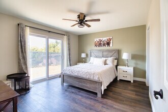 15671 Ridgeway Ave in Riverside, CA - Building Photo - Building Photo