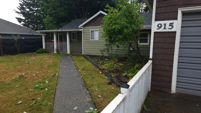 property at 915 Hassett st