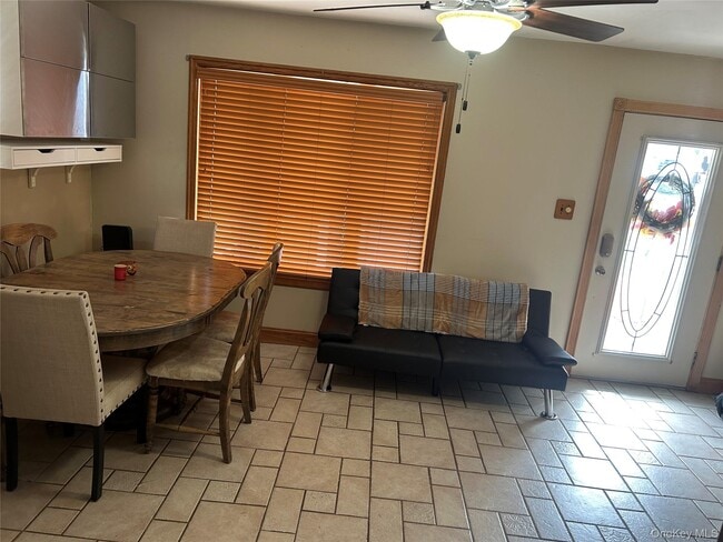 239 Curtin Ave in West Islip, NY - Building Photo - Building Photo