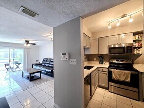 6924 Stonesthrow Cir N in St. Petersburg, FL - Building Photo - Building Photo
