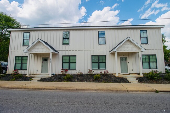 2035 Rosewood Dr in Columbia, SC - Foto de edificio - Building Photo