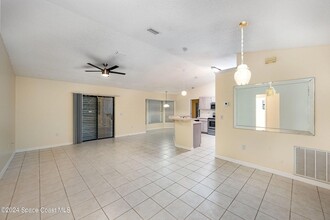 1792 Hydrangea Rd, Unit 367 in Palm Bay, FL - Building Photo - Building Photo