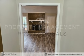 4746 Satinwood Rd in Jackson, MS - Building Photo - Building Photo
