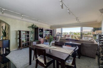 1150 Anchorage Ln in San Diego, CA - Building Photo - Building Photo