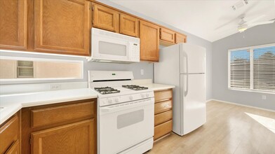 508 Bonnie Brook Pl in Henderson, NV - Building Photo - Building Photo