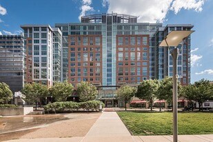 12025 Town Square St in Reston, VA - Building Photo
