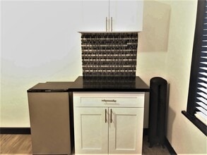 5849 W Sunset Blvd in Los Angeles, CA - Building Photo - Building Photo