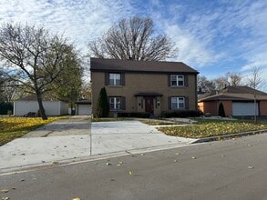 1111 Lincoln St in Lockport, IL - Building Photo - Building Photo
