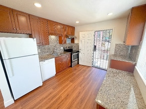 4802 Daisy St in Oakland, CA - Foto de edificio - Building Photo