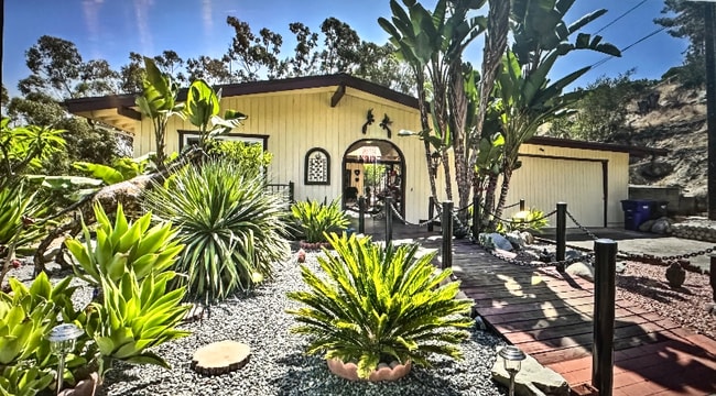 property at 1327 Hardin Dr
