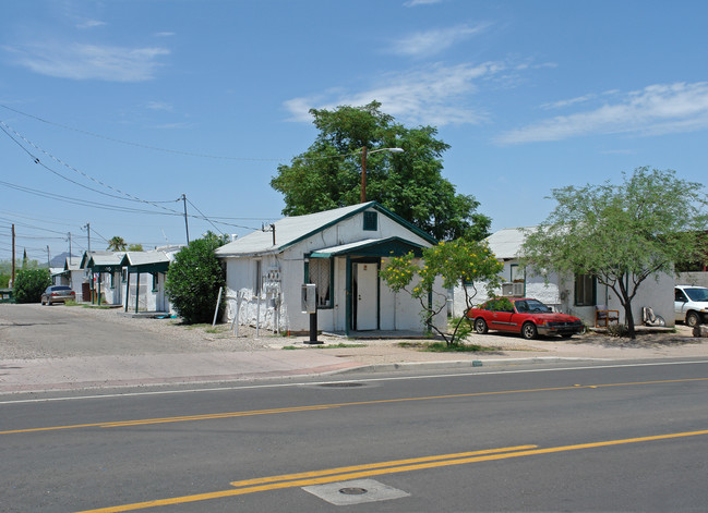 Borden Court in Tucson, AZ - Foto de edificio - Building Photo