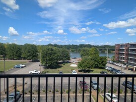 200 Sanders Ferry Rd, Unit 2410 in Hendersonville, TN - Building Photo