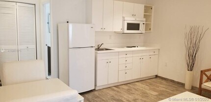 1345 Pennsylvania Ave-Unit -B1 in Miami Beach, FL - Building Photo - Building Photo