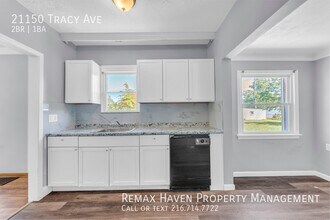 21150 Tracy Ave in Euclid, OH - Building Photo - Building Photo