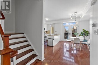 60 Carr St in Toronto, ON - Building Photo - Building Photo