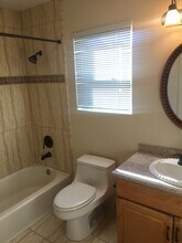 303 W Verdugo Ave, Unit 101 in Burbank, CA - Foto de edificio - Building Photo