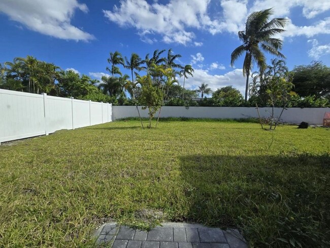 14808 SW 163rd Terrace in Miramar, FL - Building Photo - Building Photo