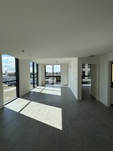 126 NE 21st St, Unit A in Miami, FL - Foto de edificio - Building Photo