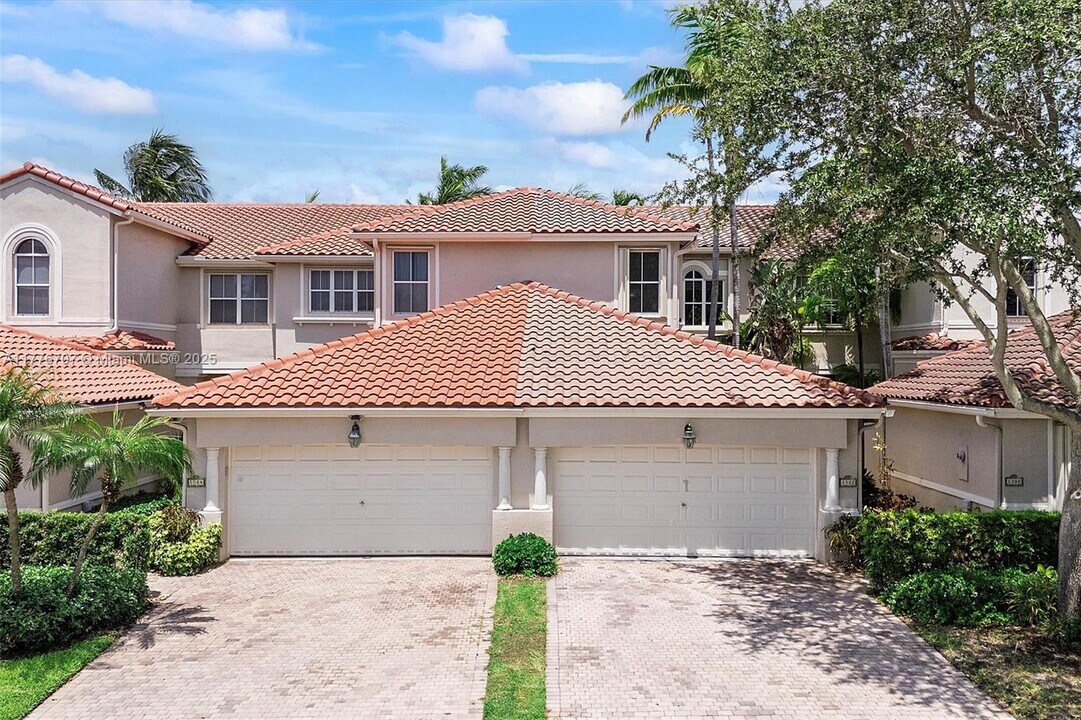 1382 Harbor View W in Hollywood, FL - Building Photo