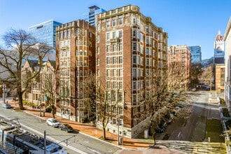 Ambassador Condominiums in Portland, OR - Building Photo - Primary Photo