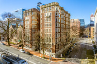 Ambassador Condominiums in Portland, OR - Foto de edificio - Primary Photo