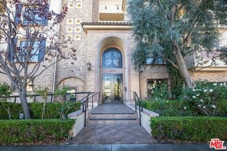 12026 Hoffman St in Los Angeles, CA - Building Photo - Building Photo