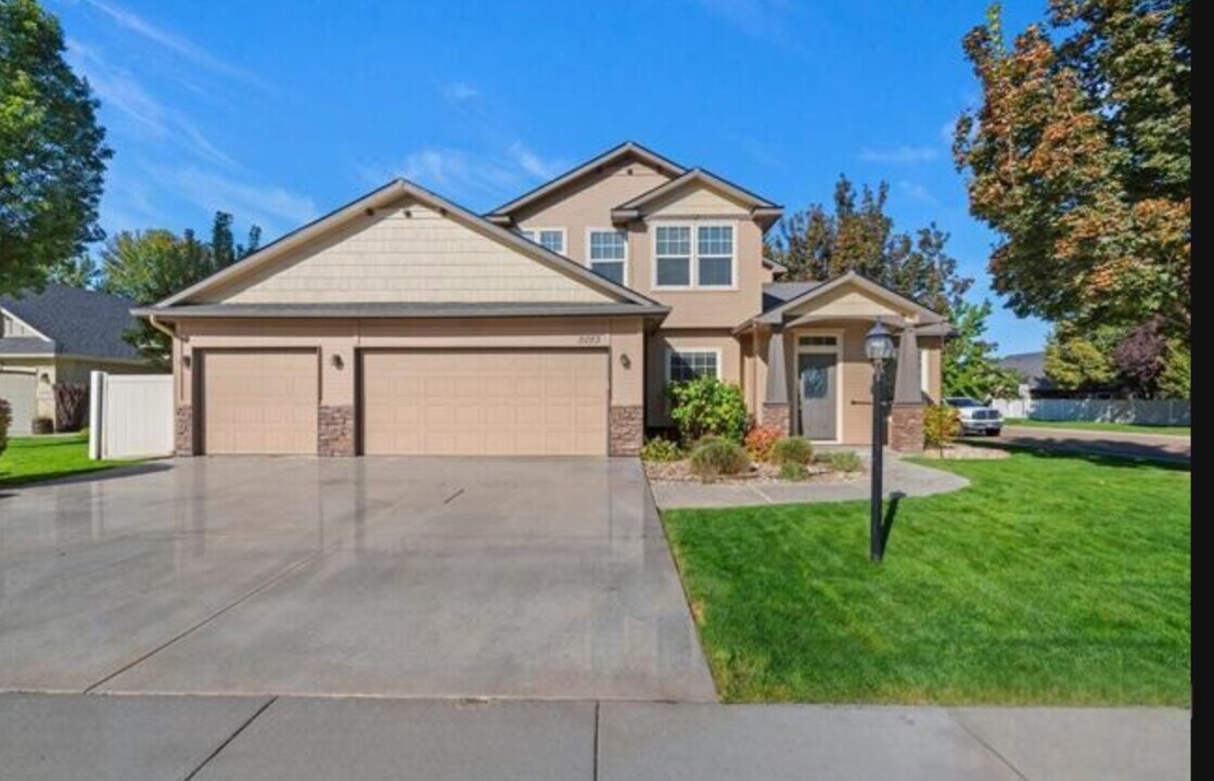 5073 N Dove Ridge Pl in Meridian, ID - Building Photo