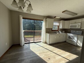 153 Oakcrest Cir in Bristol, VA - Building Photo - Building Photo