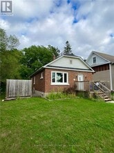 125 Innisfil St in Barrie, ON - Building Photo - Building Photo