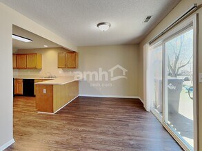 5426 Alameda Rd, Unit 1510 in Indianapolis, IN - Foto de edificio - Building Photo