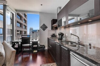 737 Olive Way, Unit 2410 in Seattle, WA - Building Photo - Building Photo