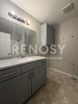 8632 Savanna Oaks Bay in Woodbury, MN - Building Photo