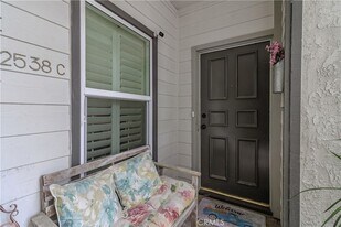 2538 W MacArthur Blvd, Unit 117 in Santa Ana, CA - Building Photo