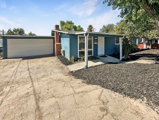 1878 Solano Way in Concord, CA - Building Photo - Building Photo