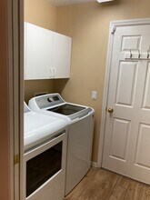 1217 Wolford Dr in Trinity, FL - Foto de edificio - Building Photo