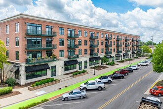 River Street Plaza in Aurora, IL - Building Photo - Building Photo