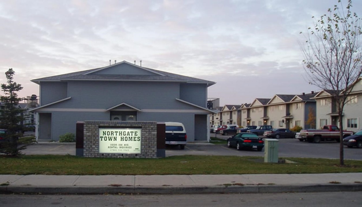 Northgate Townhomes in Grande Prairie, AB - Building Photo